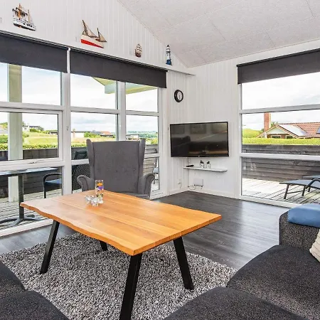 Hotel 5 Person In 4*